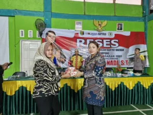 Ni Ketut Dewi Nadi Tampung Keluhan Masyarakat Kampung Sidomulyo