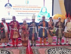 Pj Gubernur Lampung Bersama Istri Terima Gelar Adat Pangeran Sejati dan Pangeran Permaisuri